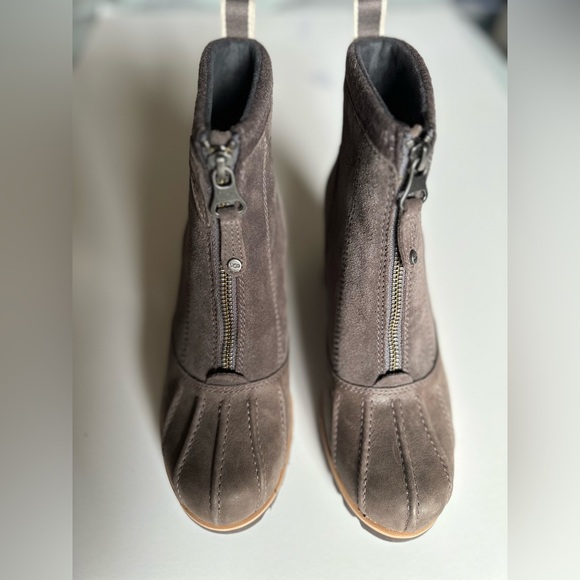 UGG Ankle boot - Size 7 - Picture 2 of 8